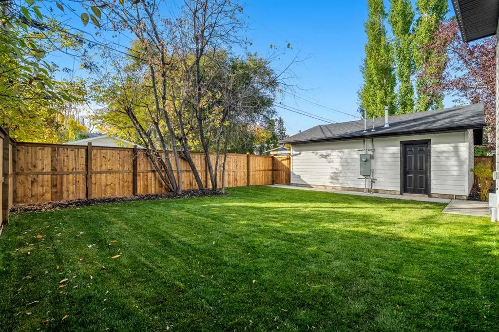 151 Waterloo Drive SW