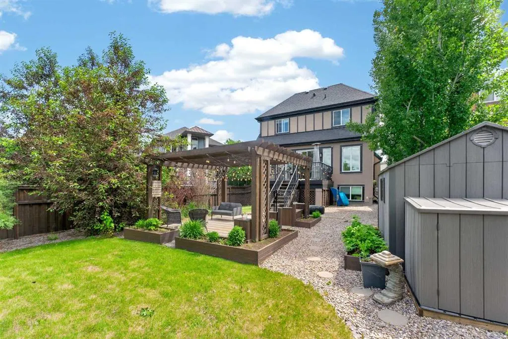 244 Mahogany Bay SE