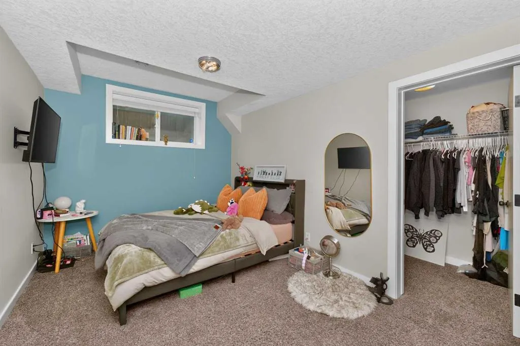 244 Mahogany Bay SE