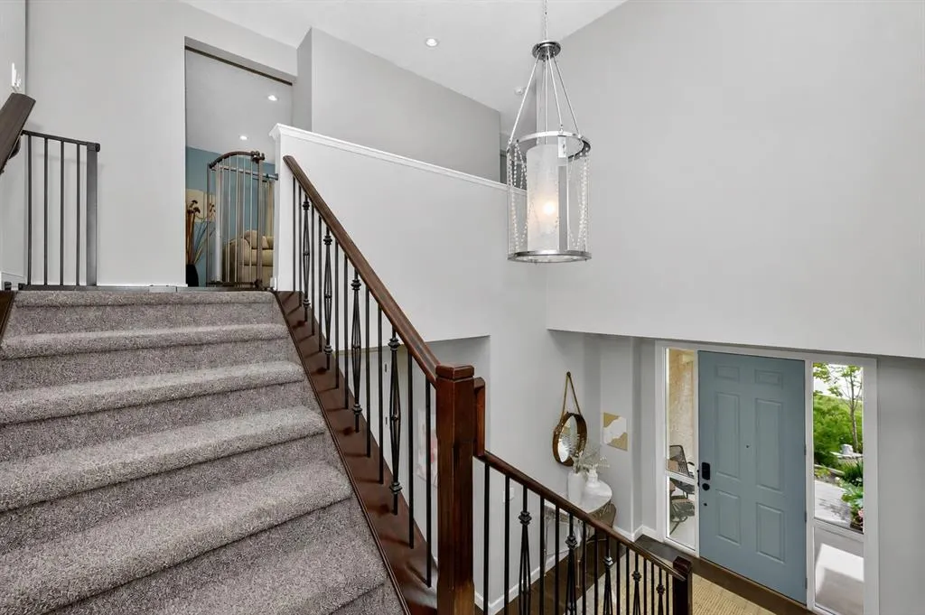 244 Mahogany Bay SE