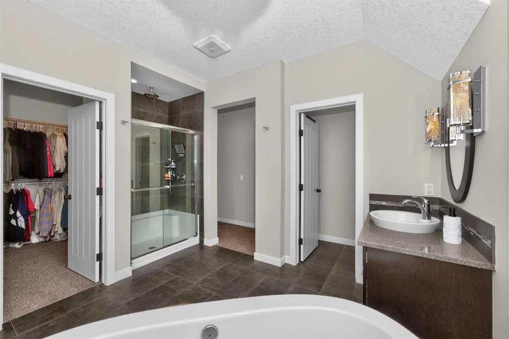 244 Mahogany Bay SE