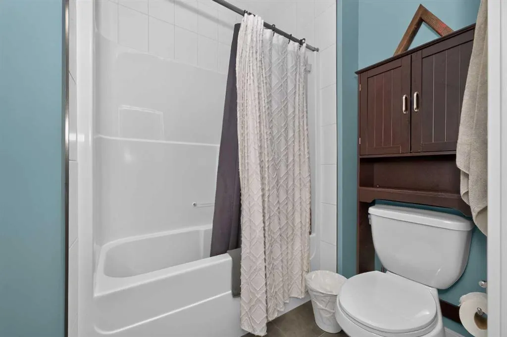 244 Mahogany Bay SE