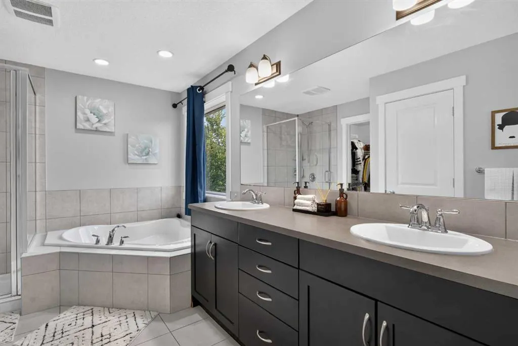 684 Evanston Drive NW