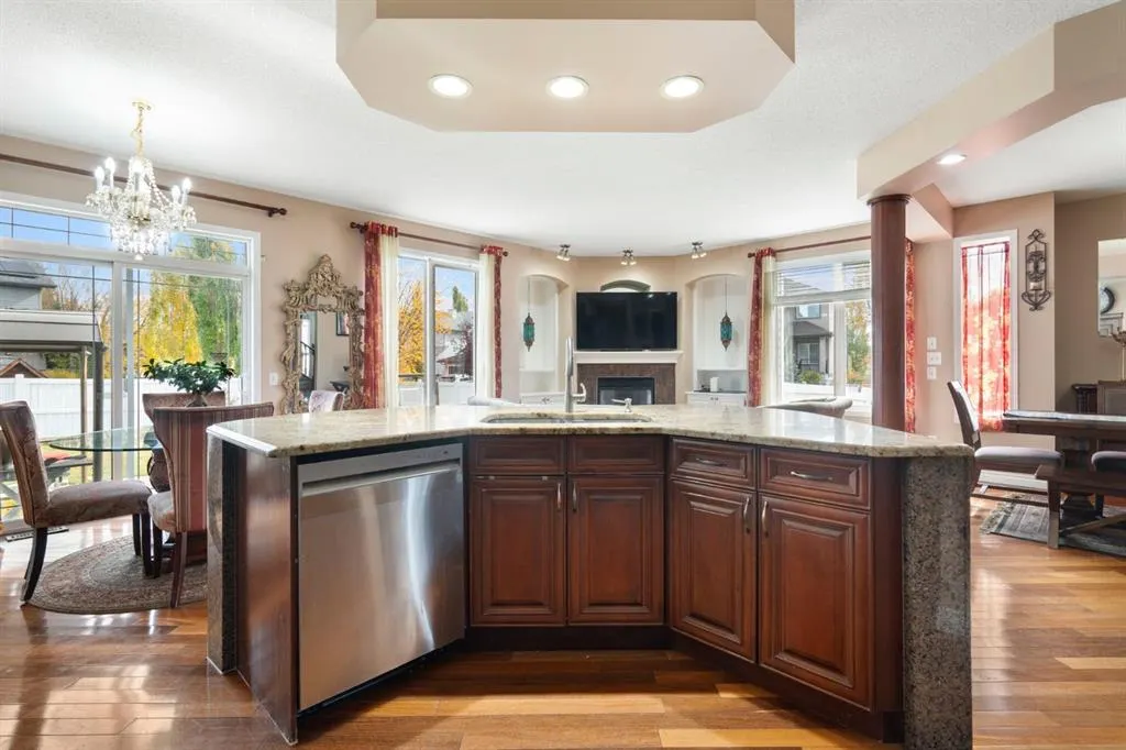 86 Tuscany Ravine Road NW