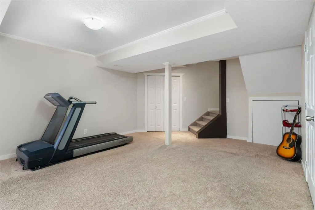 86 Tuscany Ravine Road NW
