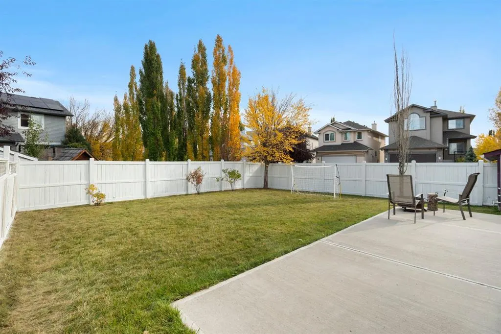 86 Tuscany Ravine Road NW