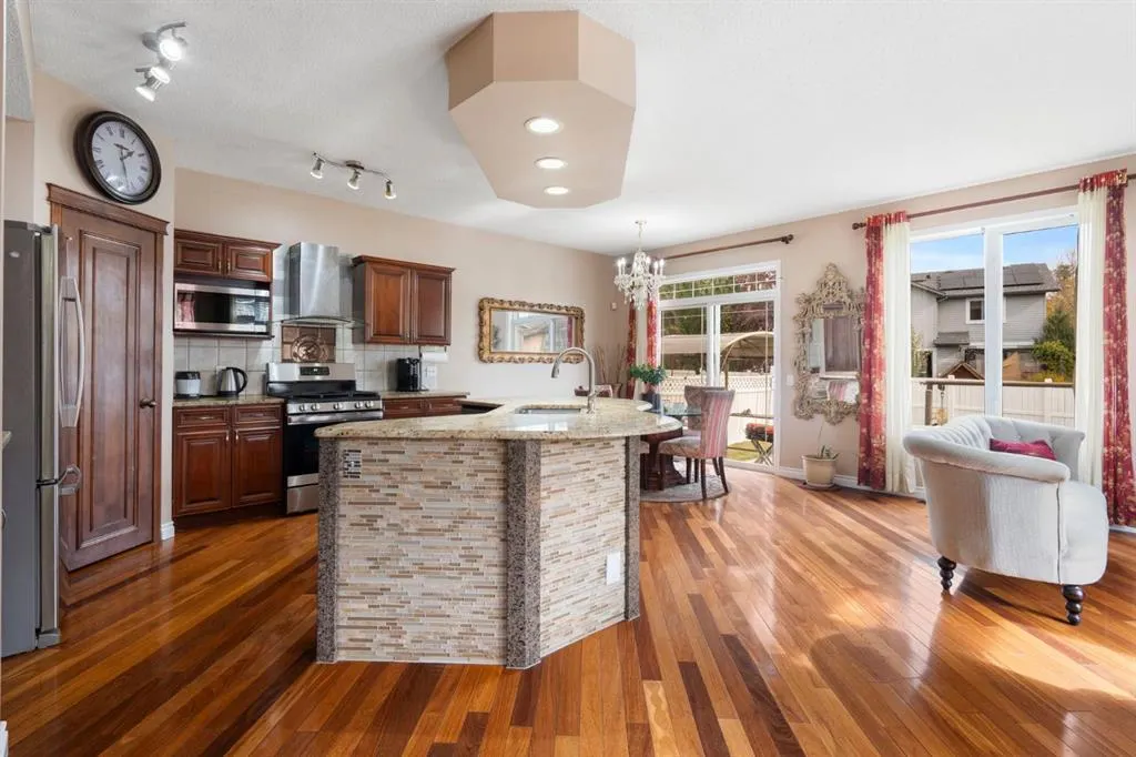 86 Tuscany Ravine Road NW