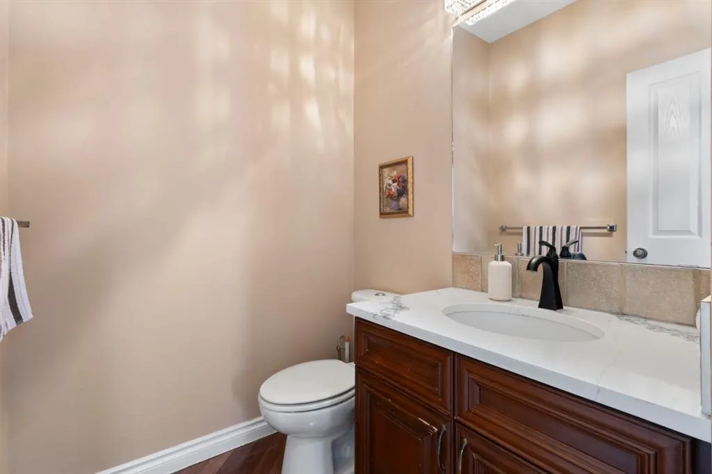 86 Tuscany Ravine Road NW