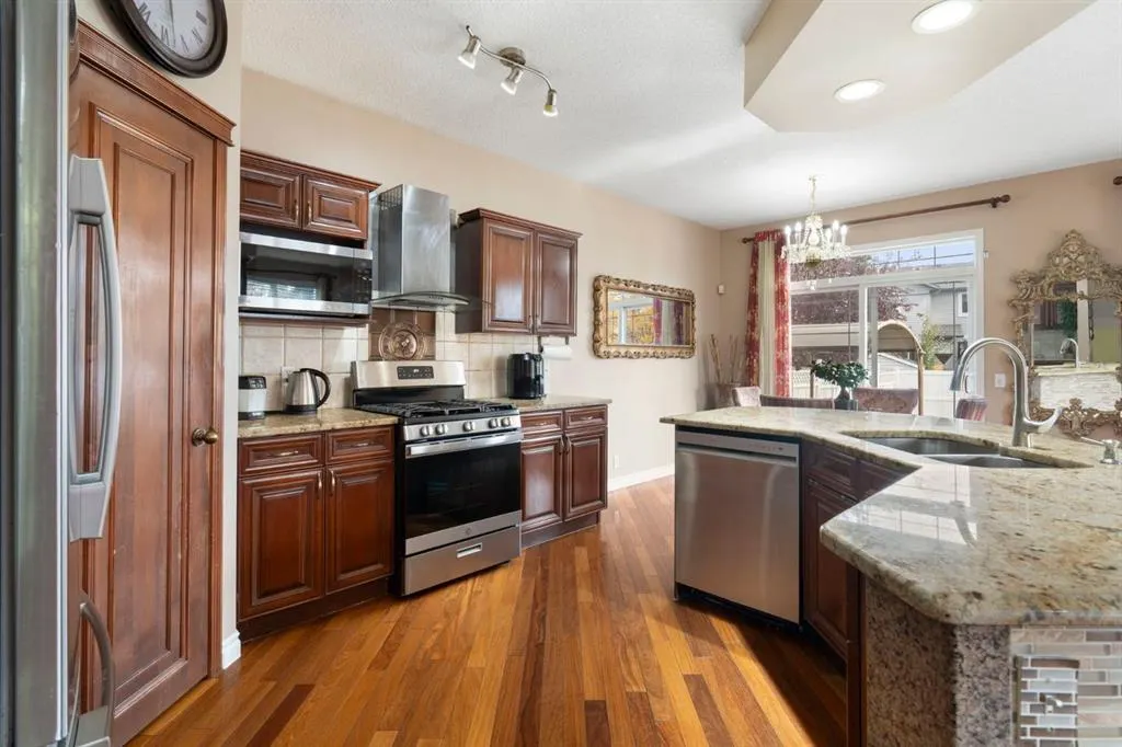 86 Tuscany Ravine Road NW