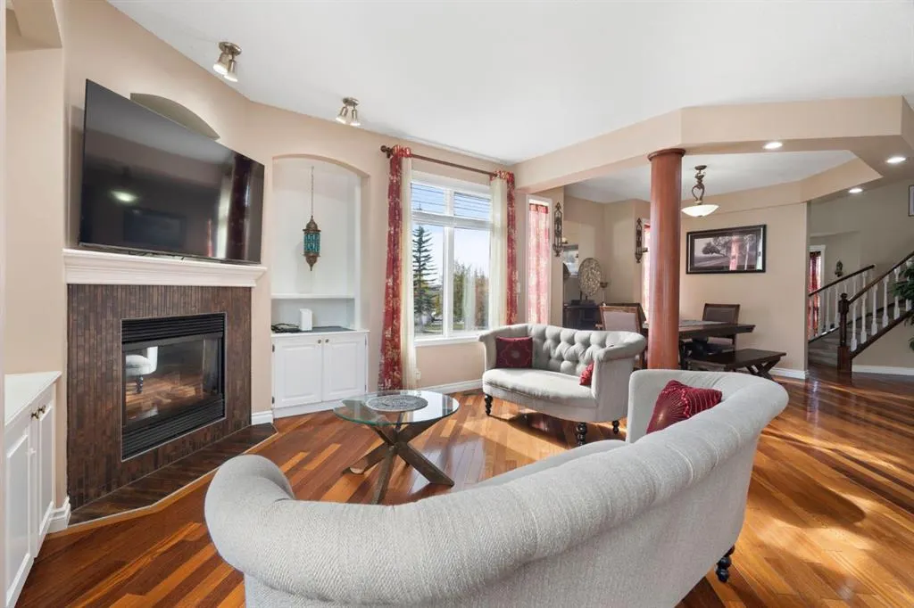 86 Tuscany Ravine Road NW