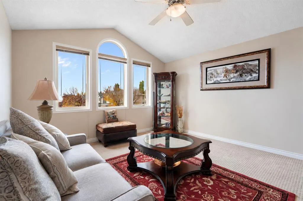 86 Tuscany Ravine Road NW