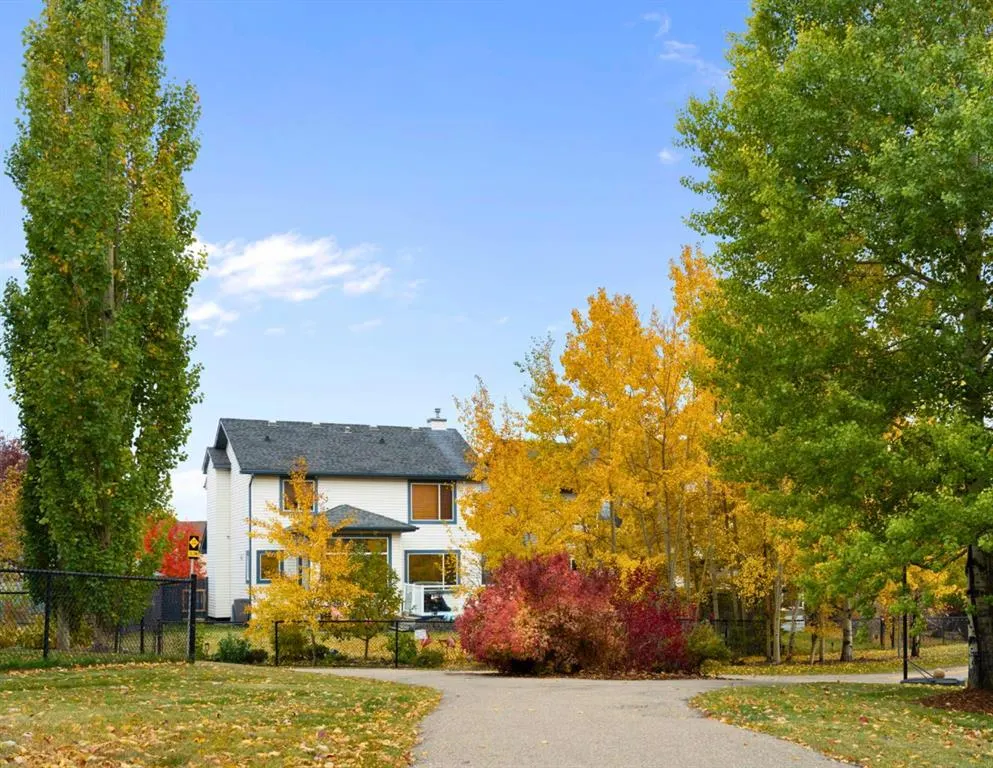 86 Tuscany Ravine Road NW