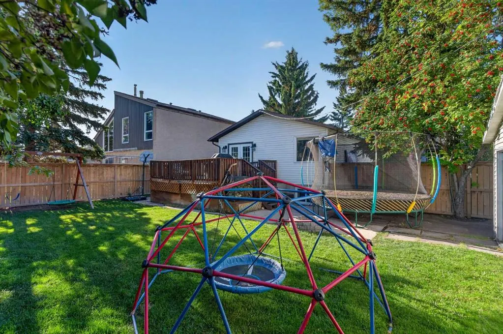 907 Ranchview Crescent NW