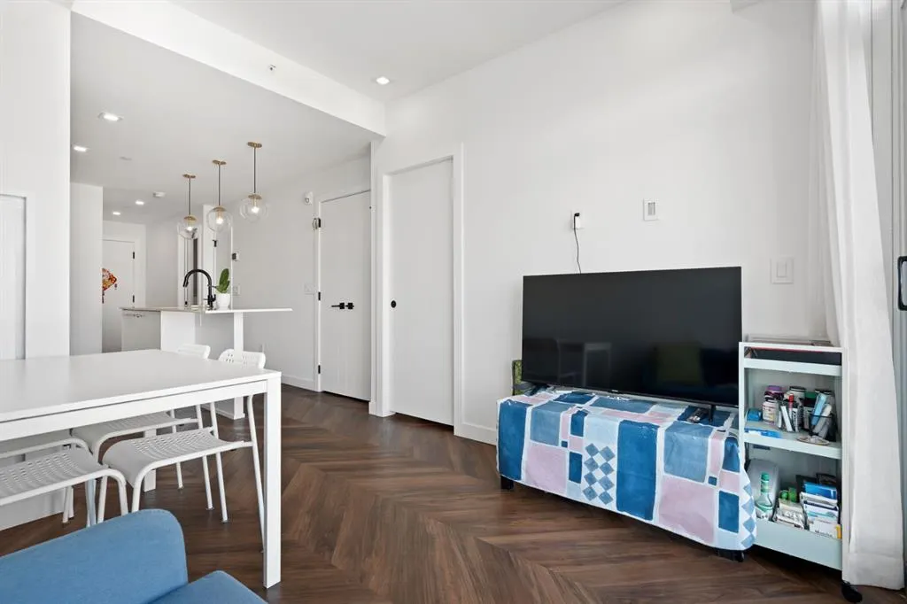 8505 Broadcast Avenue SW #707
