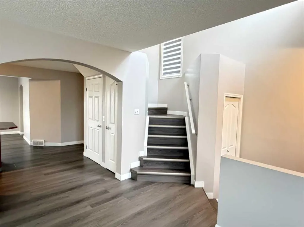 95 Panora Close NW