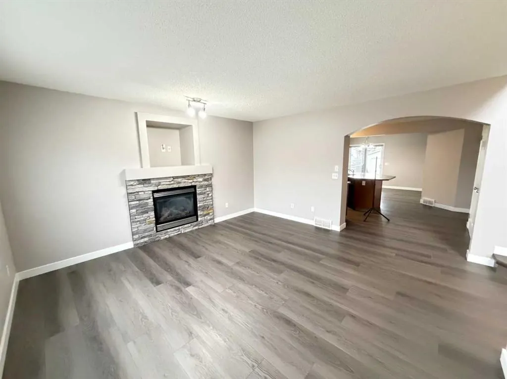 95 Panora Close NW