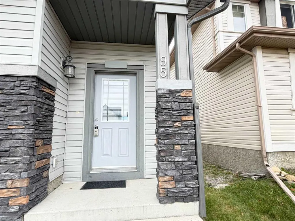 95 Panora Close NW