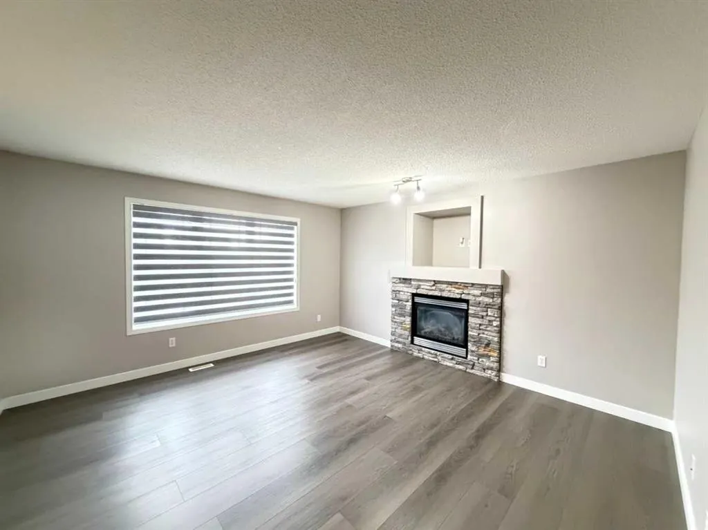 95 Panora Close NW