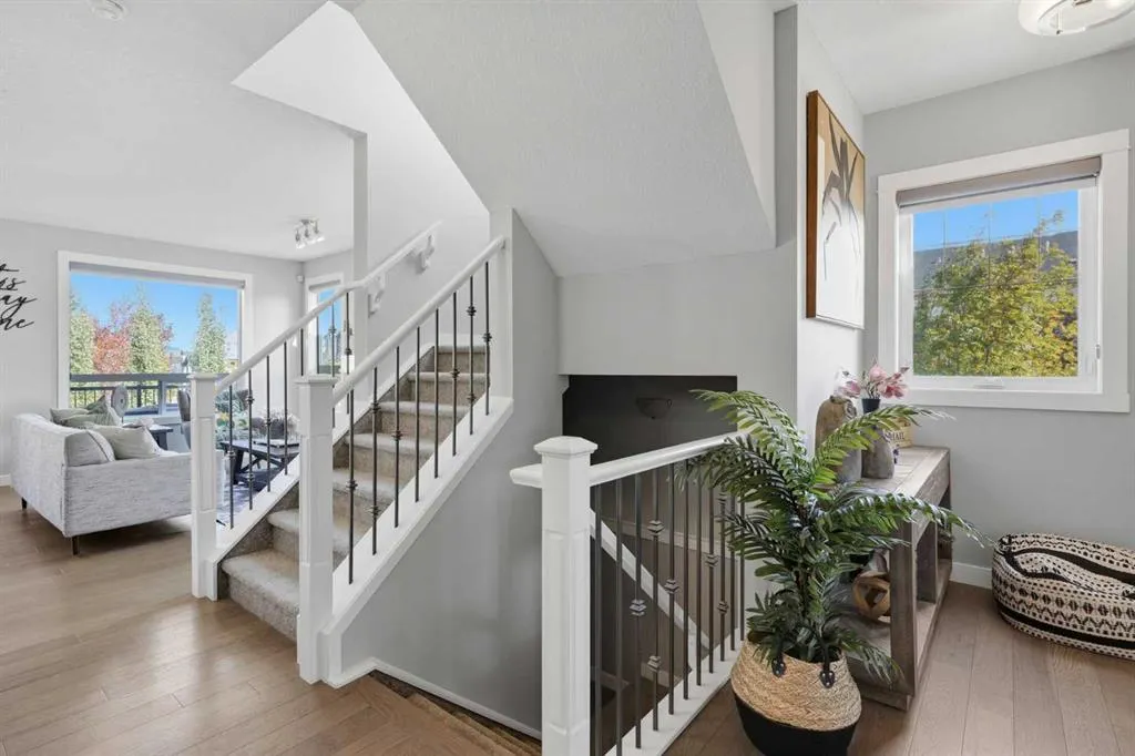 108 Hillcrest Avenue SW