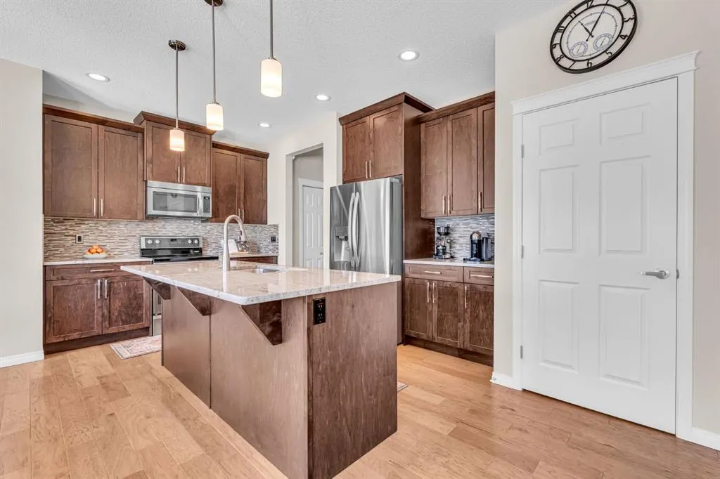 21 Mount Rae Heights