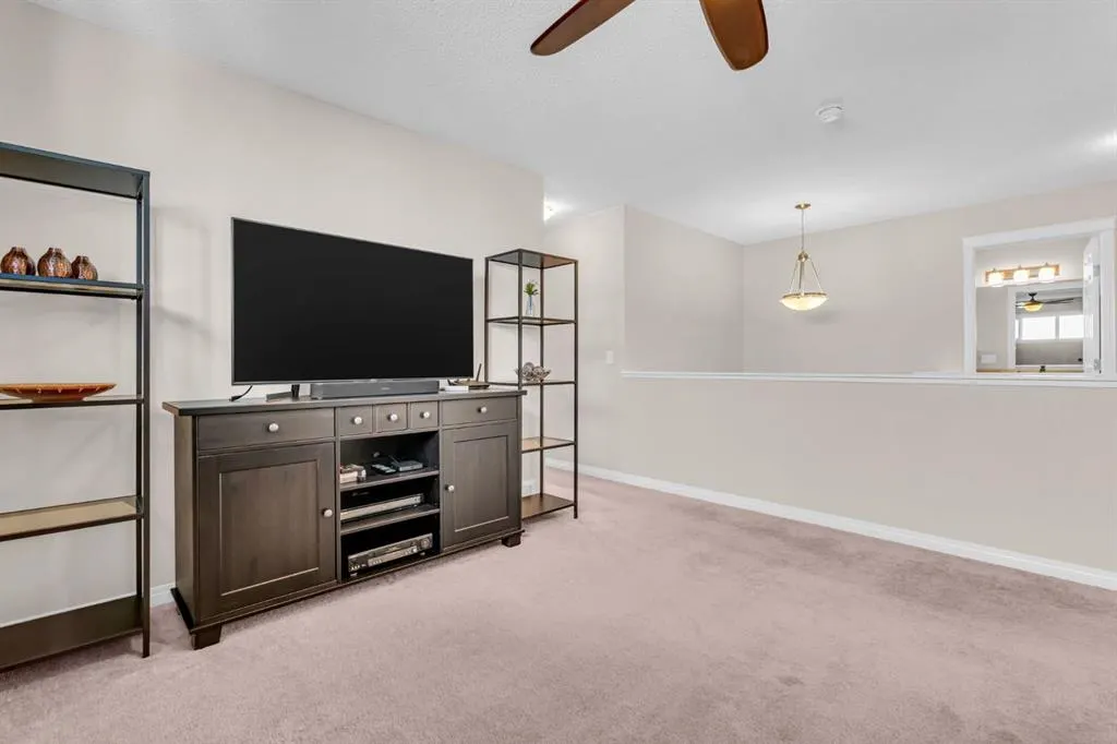 21 Mount Rae Heights