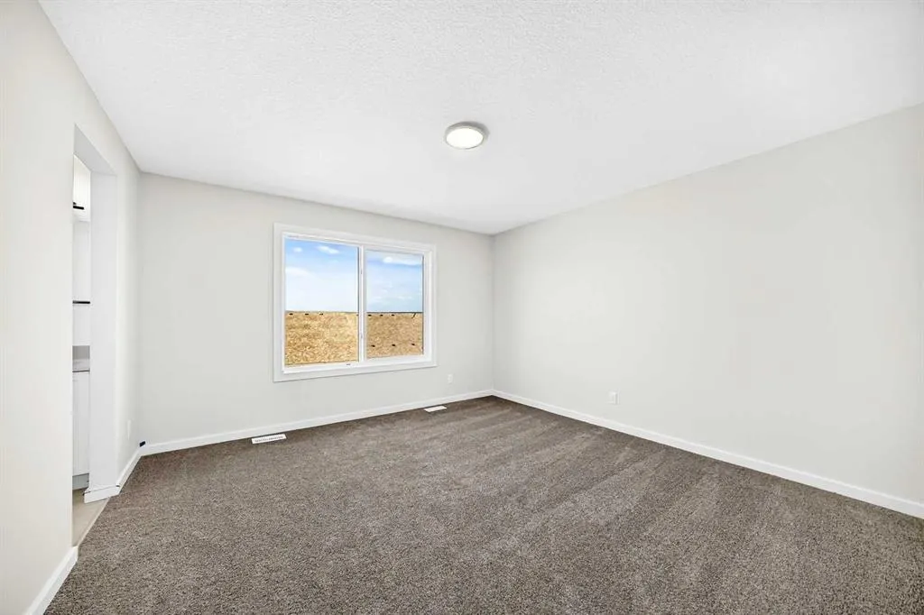 90 Raven Point SE