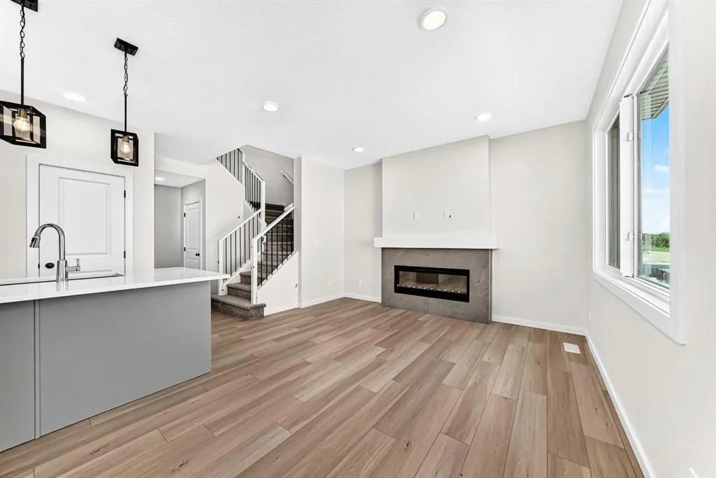 90 Raven Point SE