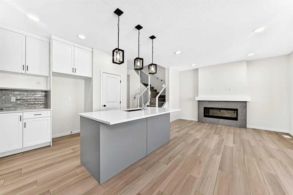 90 Raven Point SE