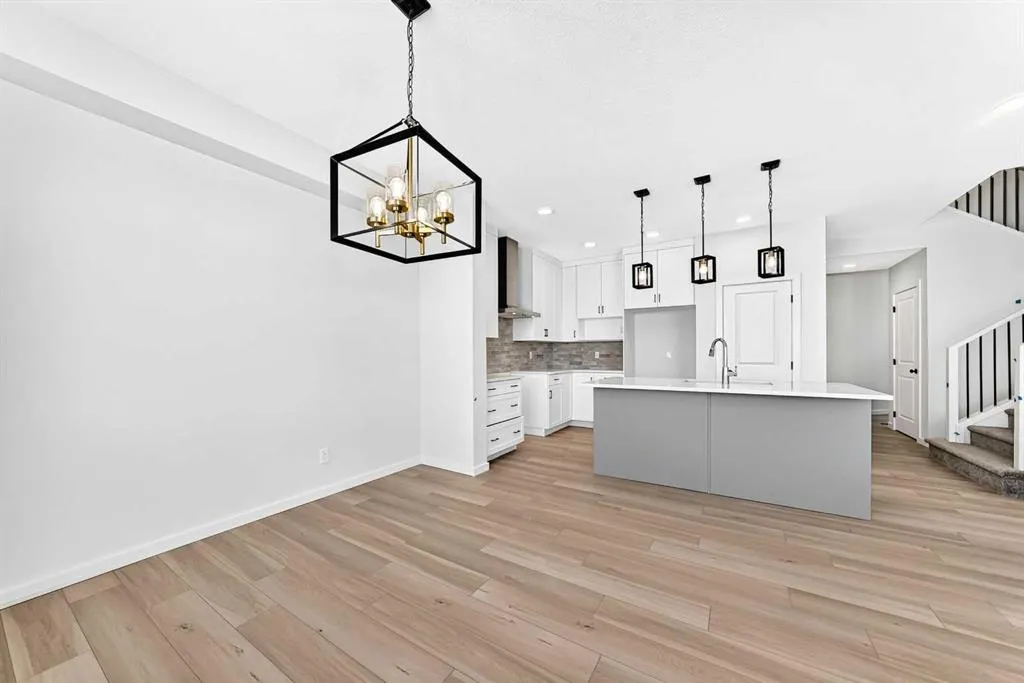 90 Raven Point SE