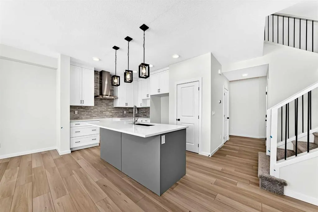 90 Raven Point SE
