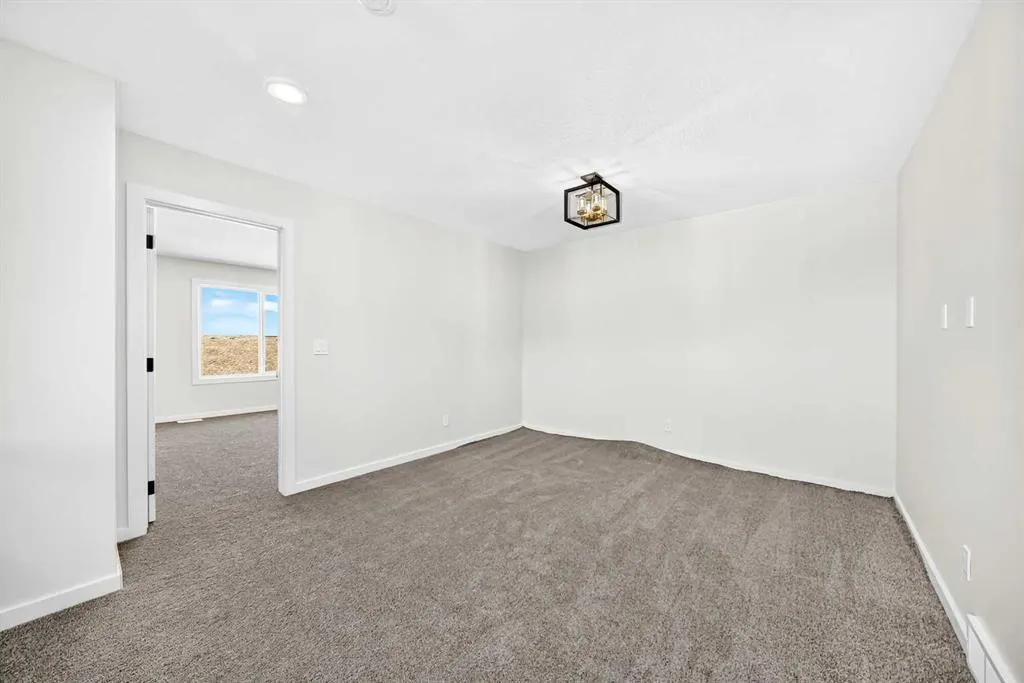 90 Raven Point SE