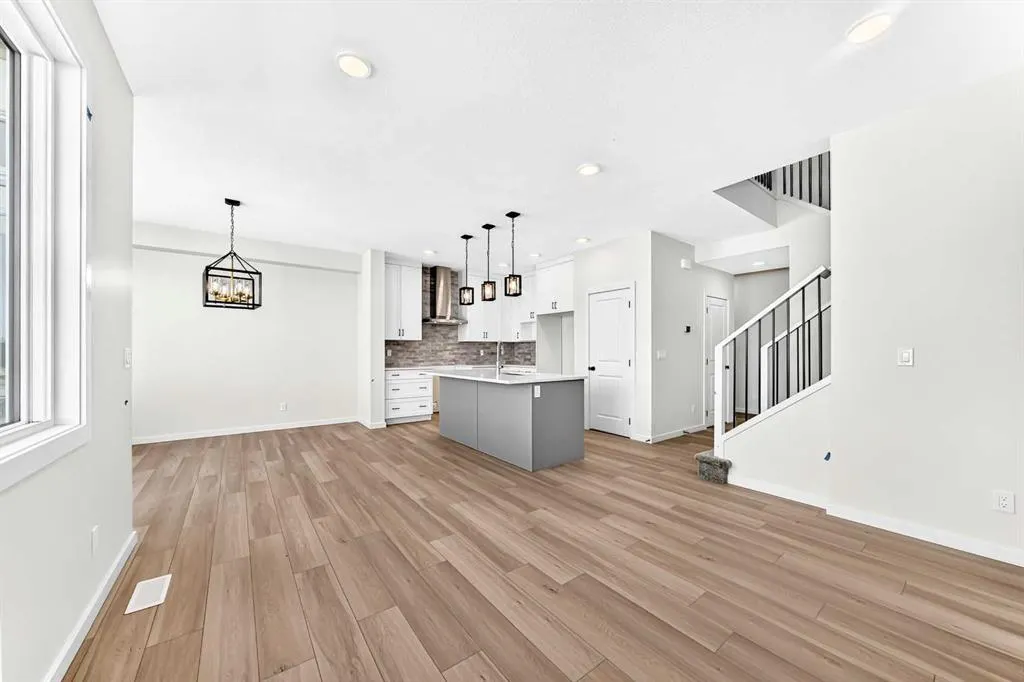 90 Raven Point SE