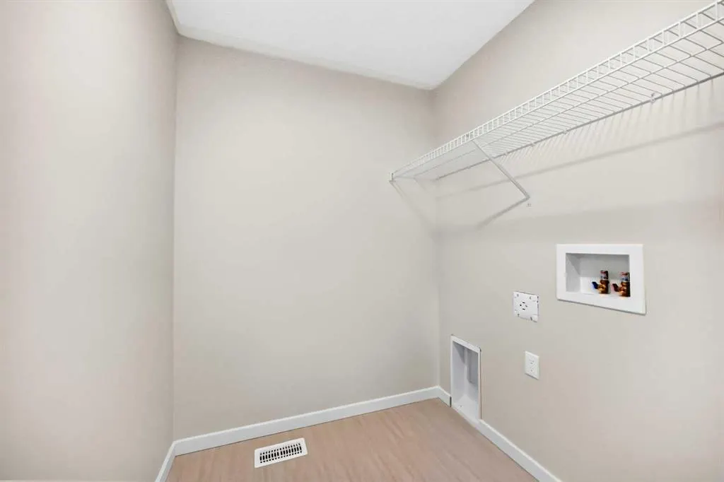 90 Raven Point SE