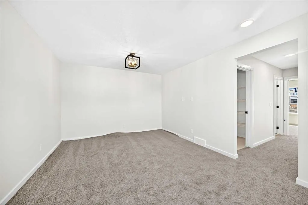 90 Raven Point SE