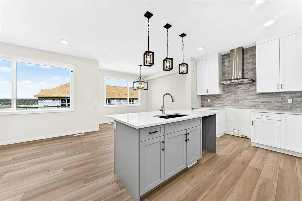 90 Raven Point SE