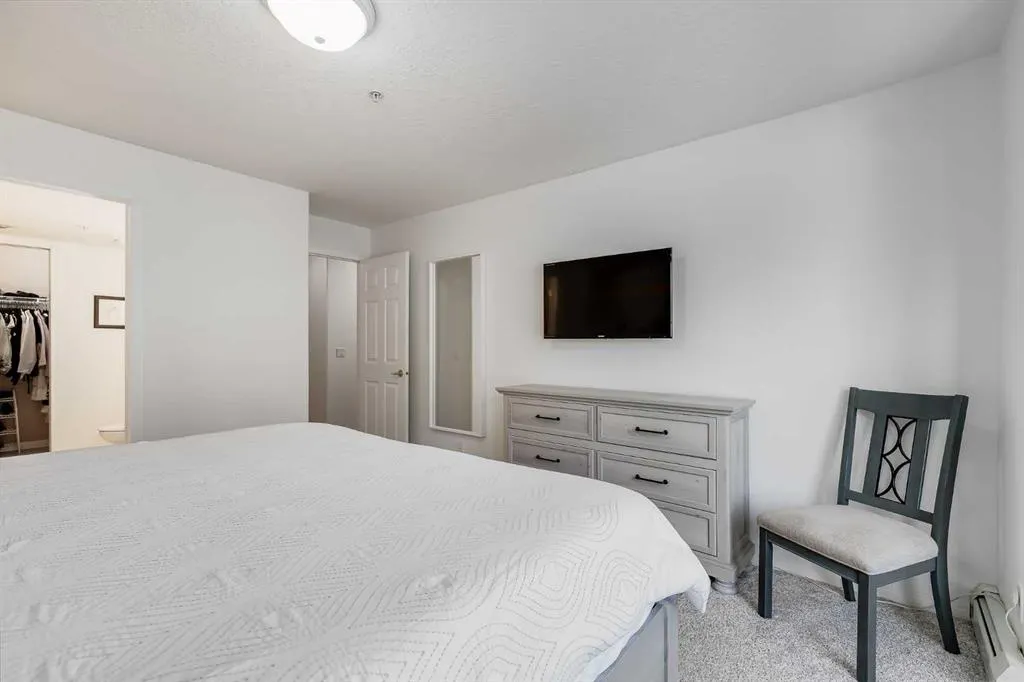 6868 Sierra Morena Boulevard SW #227