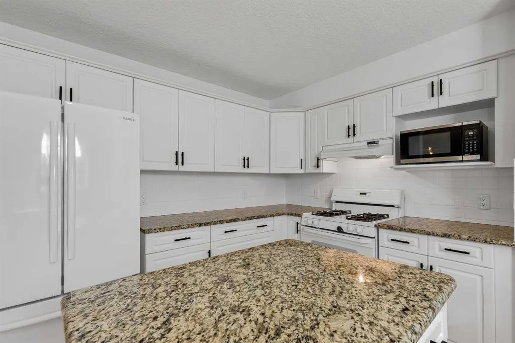 6868 Sierra Morena Boulevard SW #227