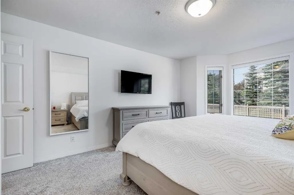 6868 Sierra Morena Boulevard SW #227