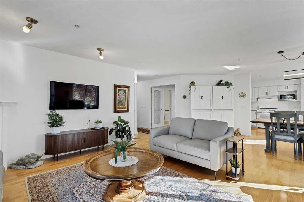 6868 Sierra Morena Boulevard SW #227