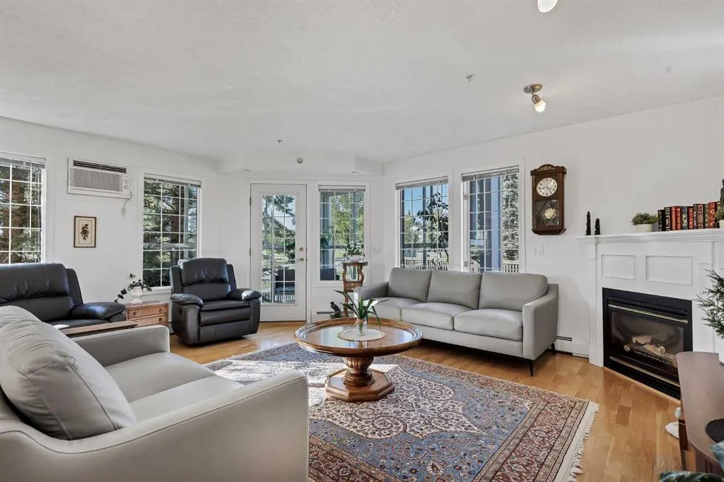 6868 Sierra Morena Boulevard SW #227