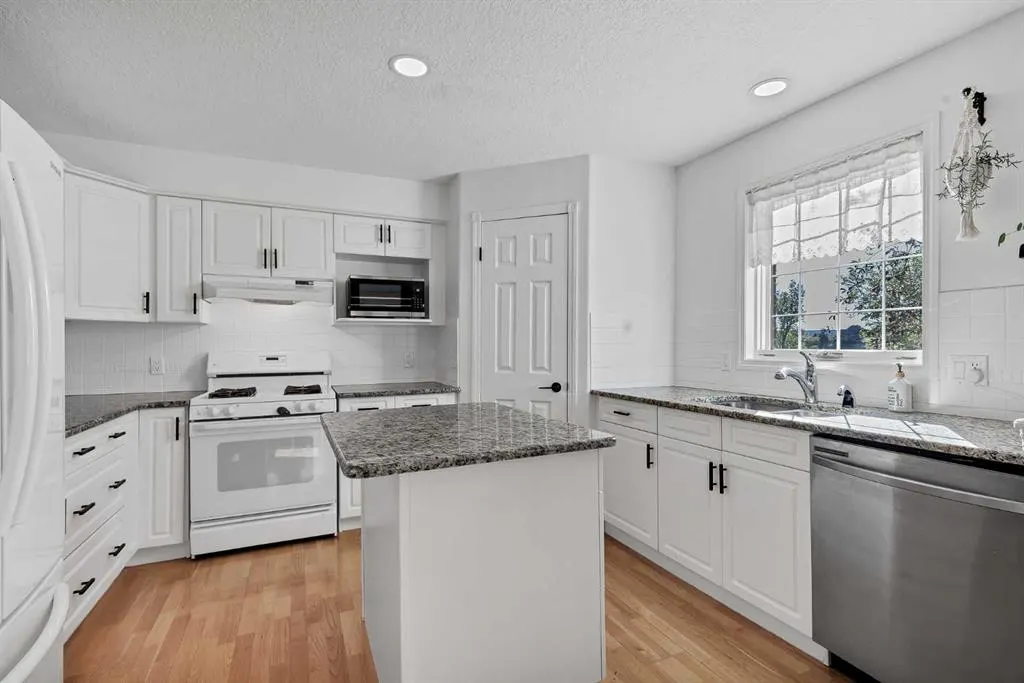 6868 Sierra Morena Boulevard SW #227