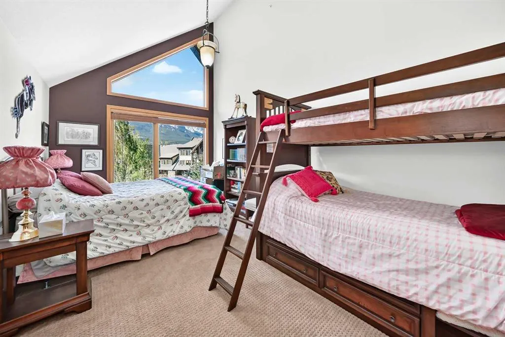 505 Spring Creek Drive #404