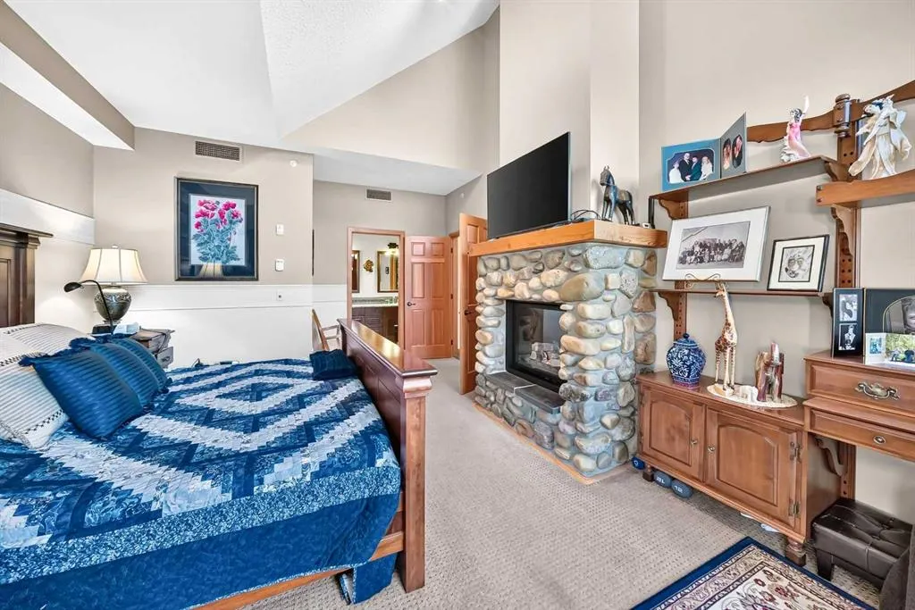 505 Spring Creek Drive #404