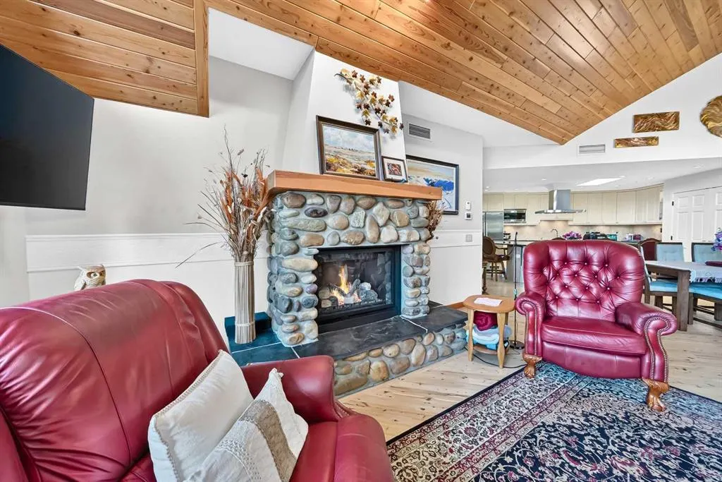 505 Spring Creek Drive #404
