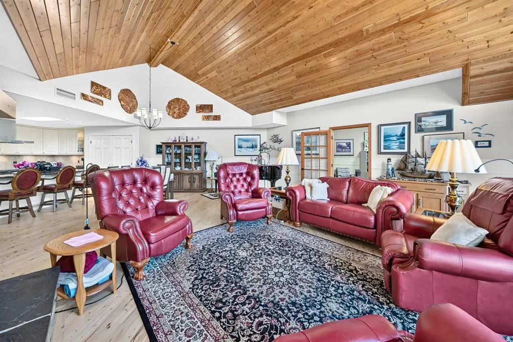 505 Spring Creek Drive #404