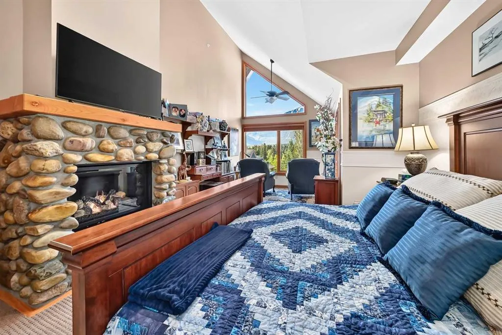 505 Spring Creek Drive #404