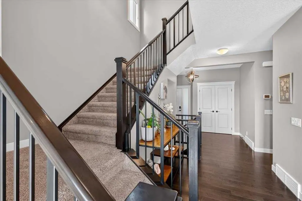 90 Cranbrook Crescent SE