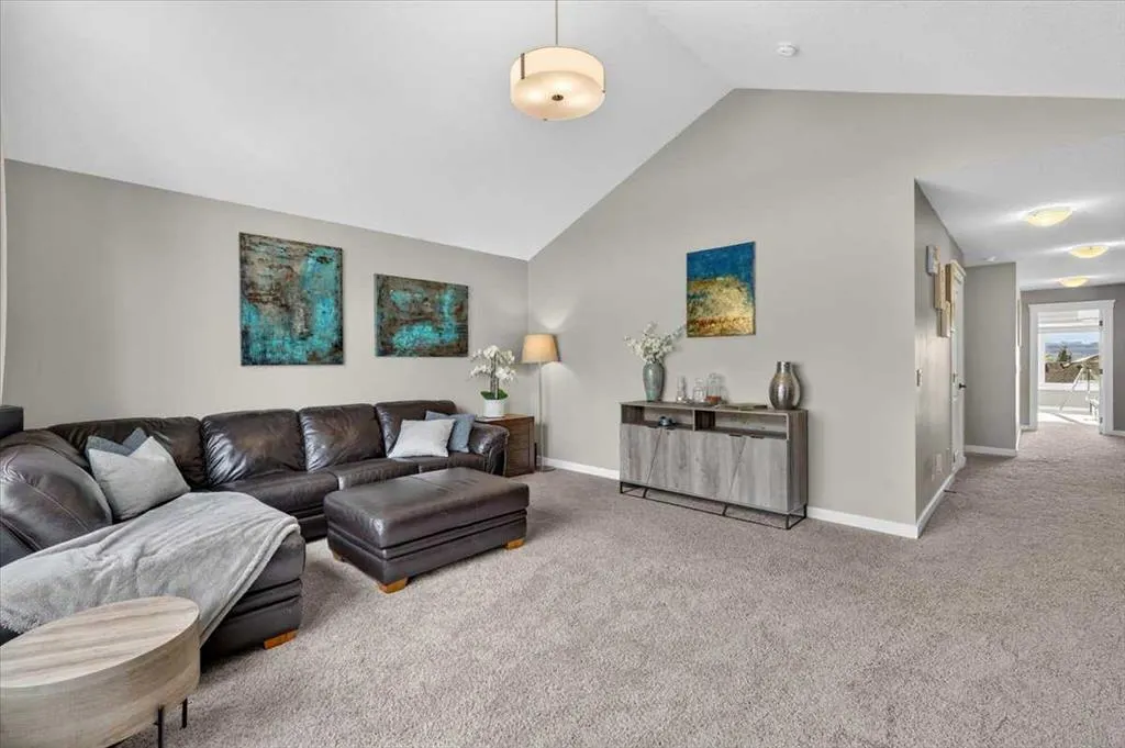 90 Cranbrook Crescent SE