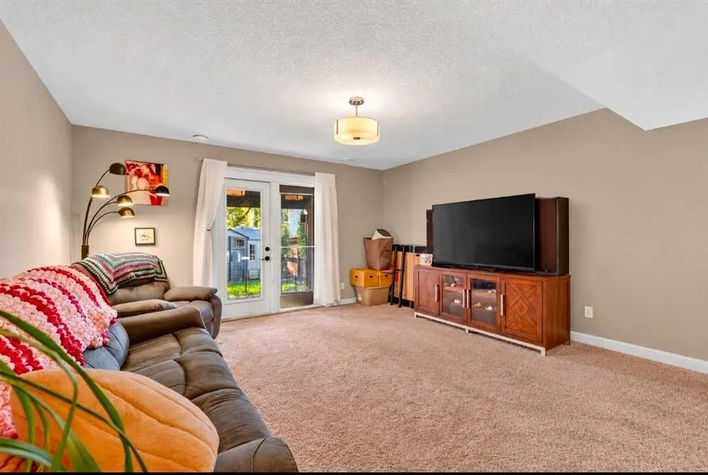 90 Cranbrook Crescent SE
