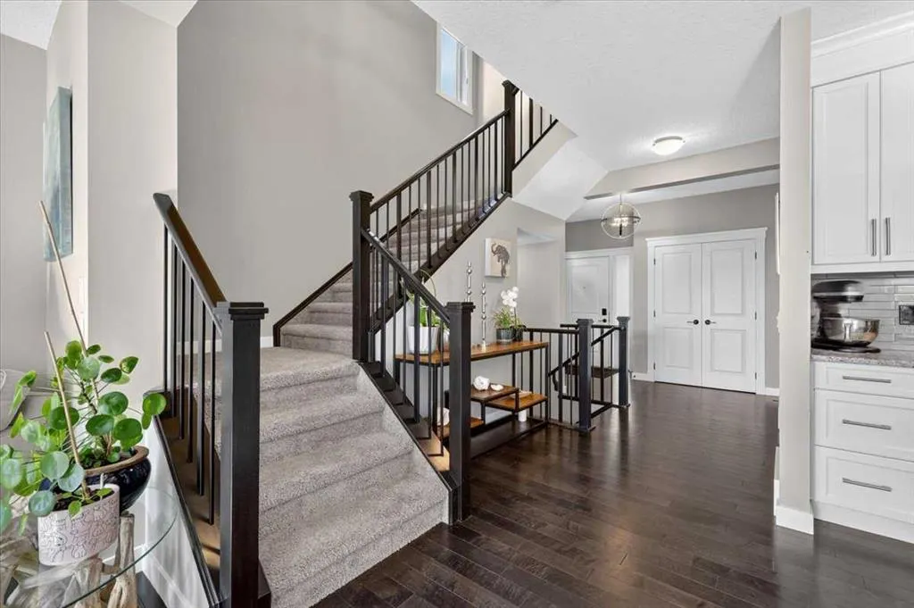 90 Cranbrook Crescent SE